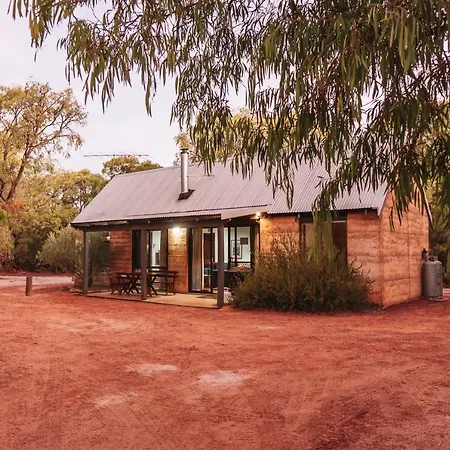 Bussells Bushland Cottages-3